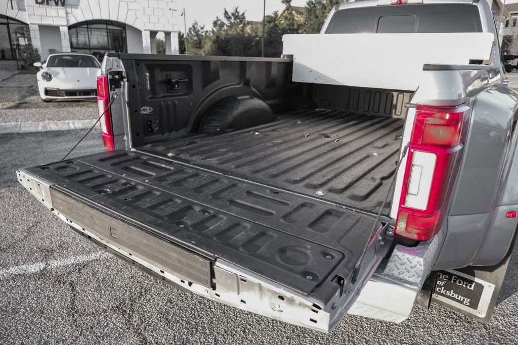 Used 2022 Ford F350 Platinum w/ FX4 Off-Road Package image 54