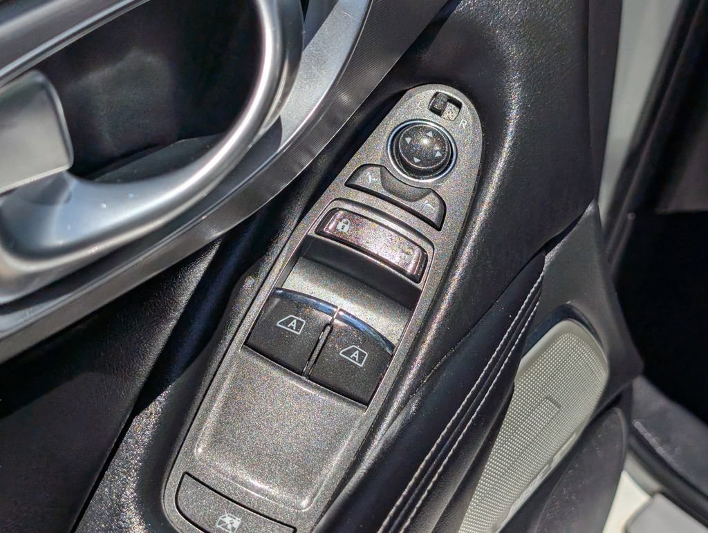 Used 2022 INFINITI Q60 3.0t Luxe w/ Essential Package RWD image 15