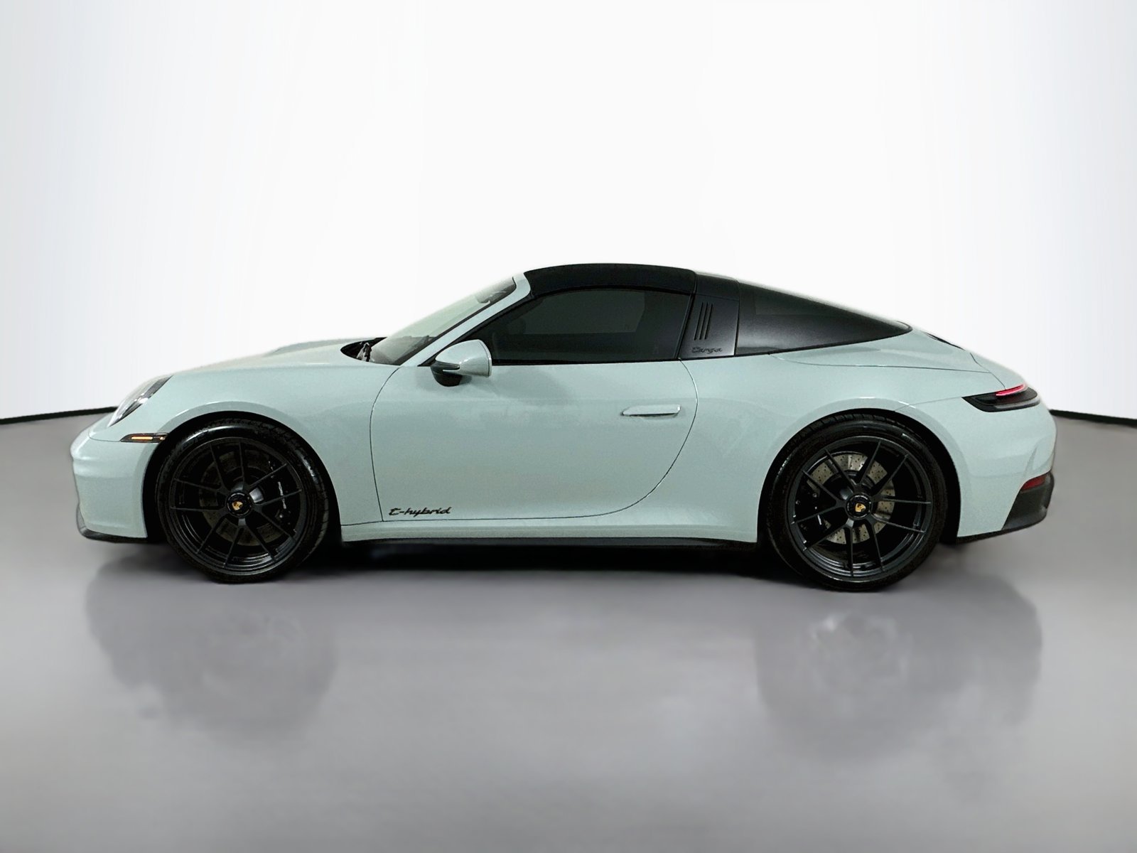 Used 2026 Porsche 911 Targa 4 GTS AWD/4WD image 8