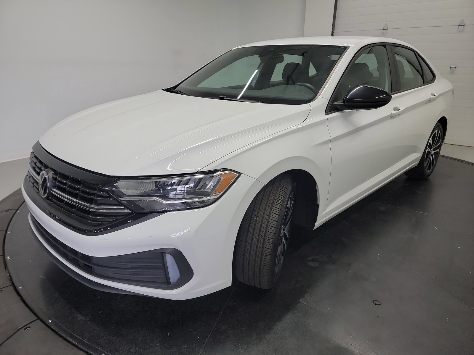 Used 2022 Volkswagen Jetta Sport FWD image 3