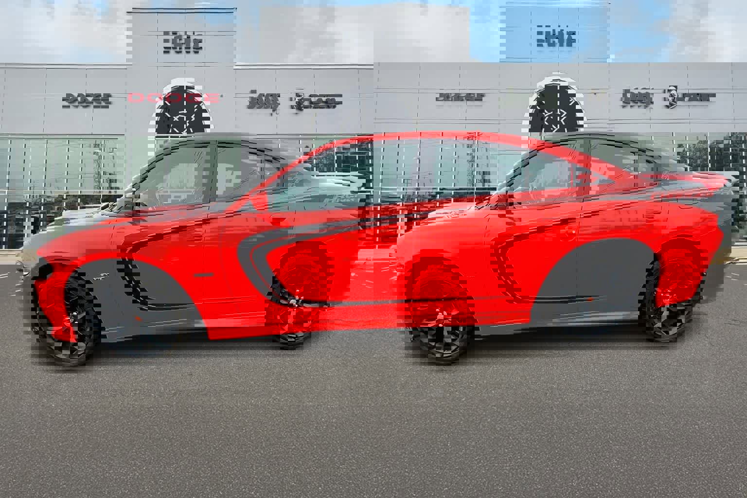 Used 2019 Dodge Charger R/T image 3