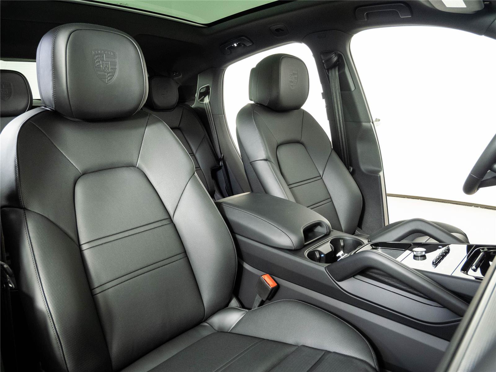 New 2026 Porsche Cayenne Coupe AWD/4WD image 24