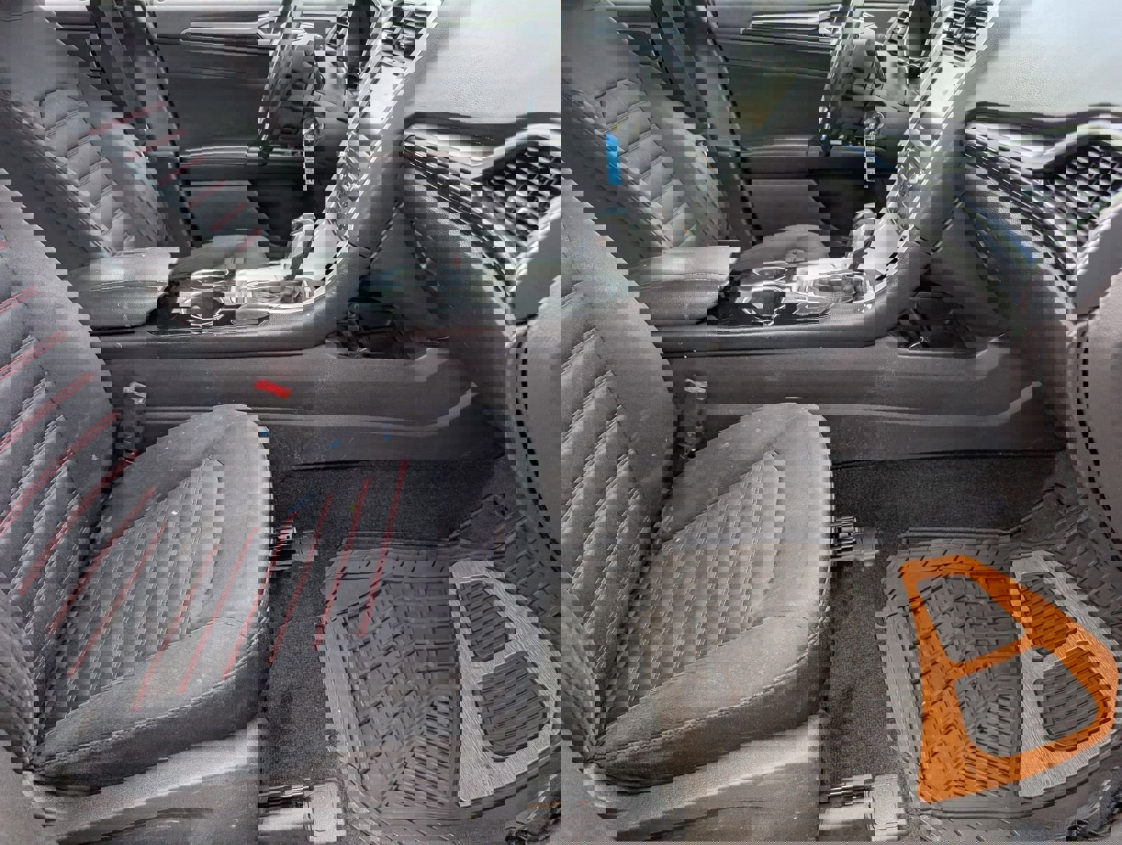 Used 2013 Ford Fusion SE FWD image 24