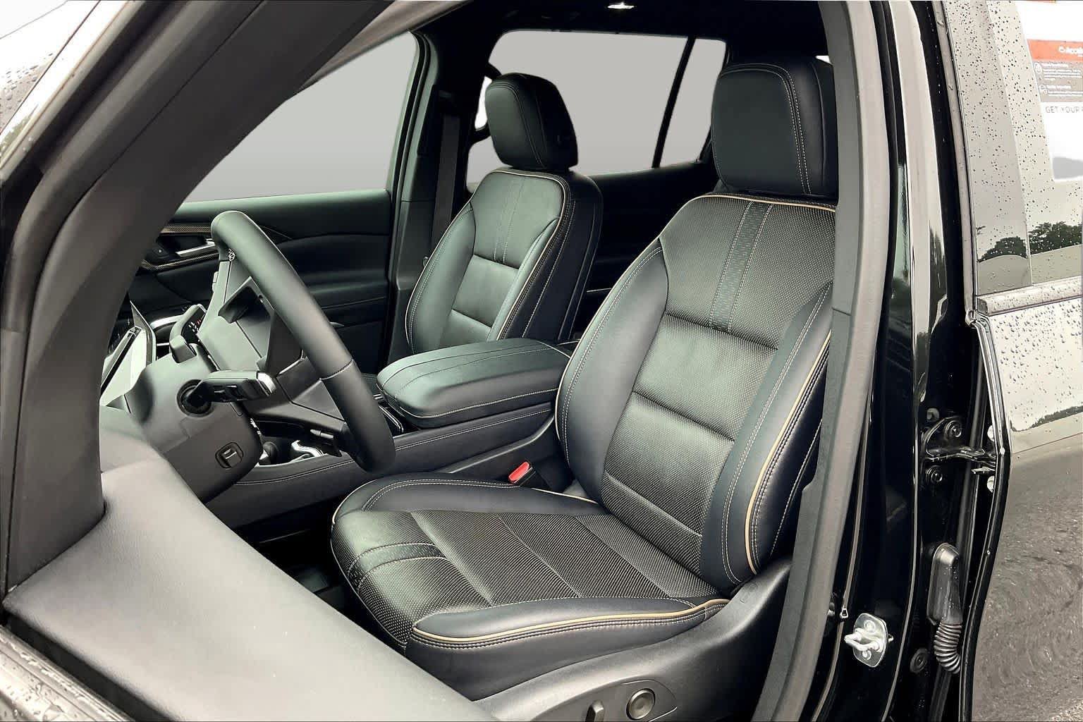Used 2025 Chevrolet Traverse High Country w/ LPO, Floor Liner Package FWD image 15