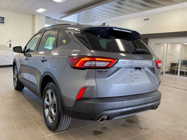 Used 2025 Ford Escape ST-Line Select w/ Tech Pack #1 AWD/4WD image 5