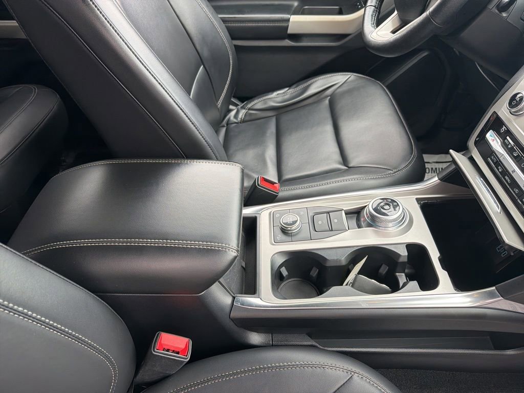 Used 2021 Ford Explorer XLT w/ Equipment Group 202A image 39