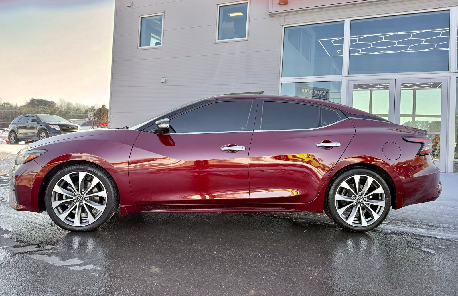 Used 2019 Nissan Maxima Platinum w/ Sport Mat Group FWD image 11