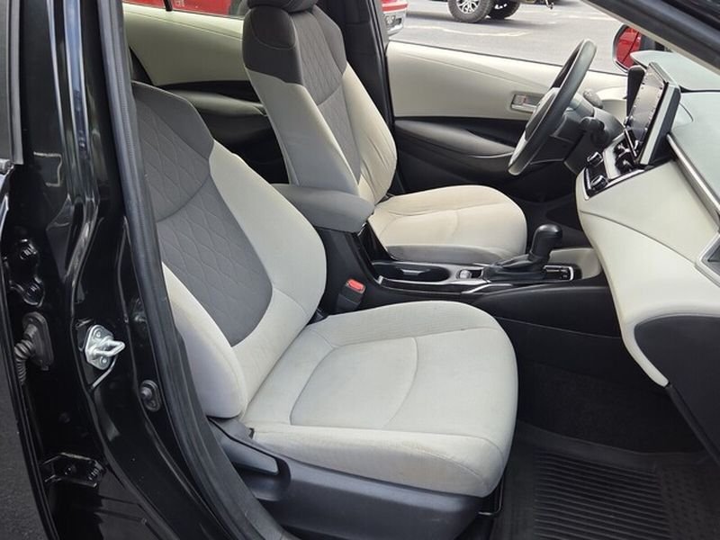 Used 2021 Toyota Corolla LE FWD image 17
