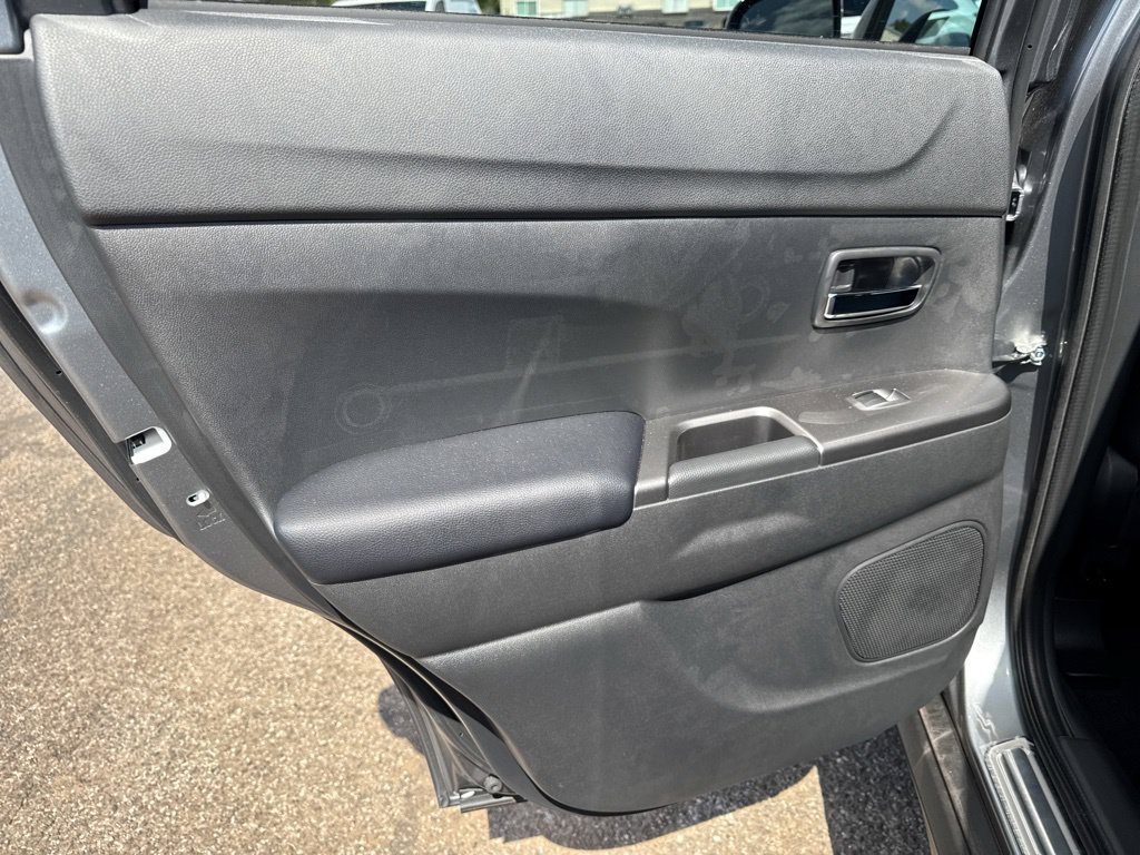 New 2027 Mitsubishi Outlander Sport SE FWD image 33