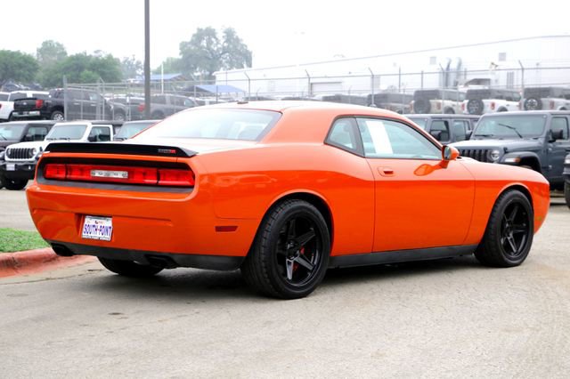 Used 2009 Dodge Challenger SRT8 w/ SRT Option Group II RWD image 5
