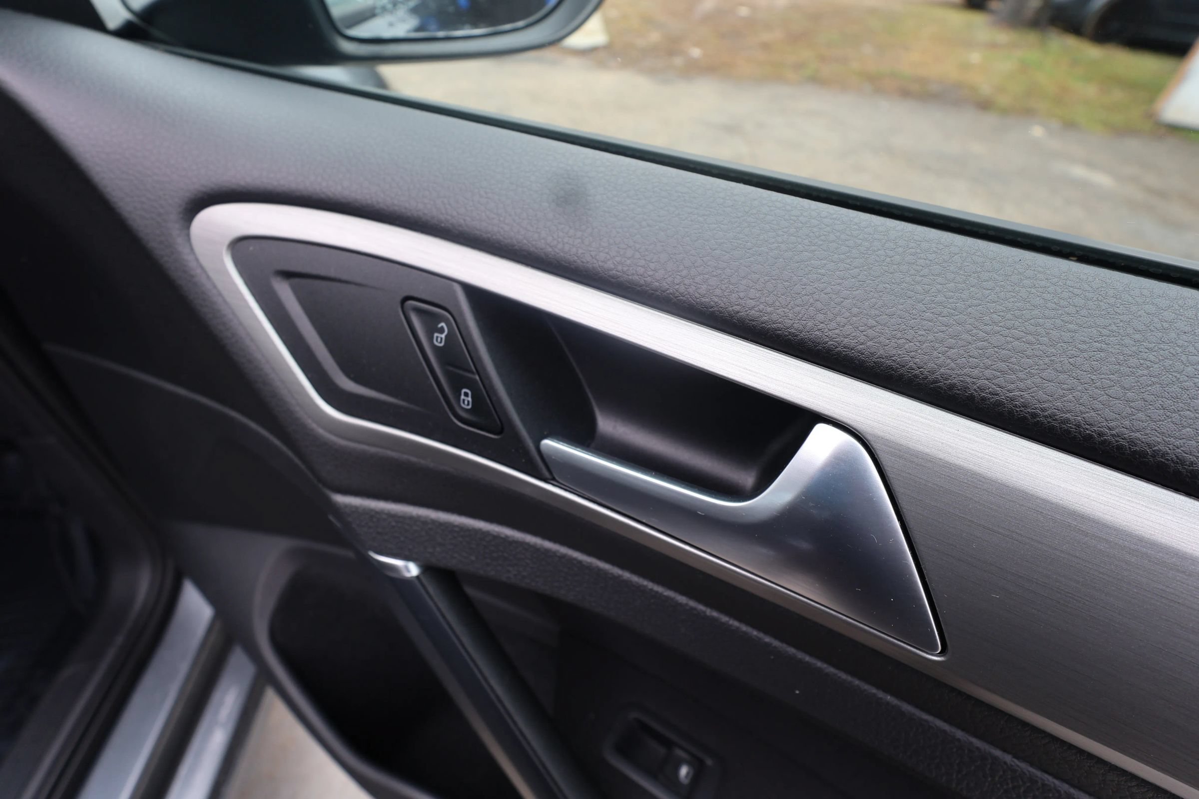 Used 2015 Volkswagen Golf Launch Edition FWD image 33
