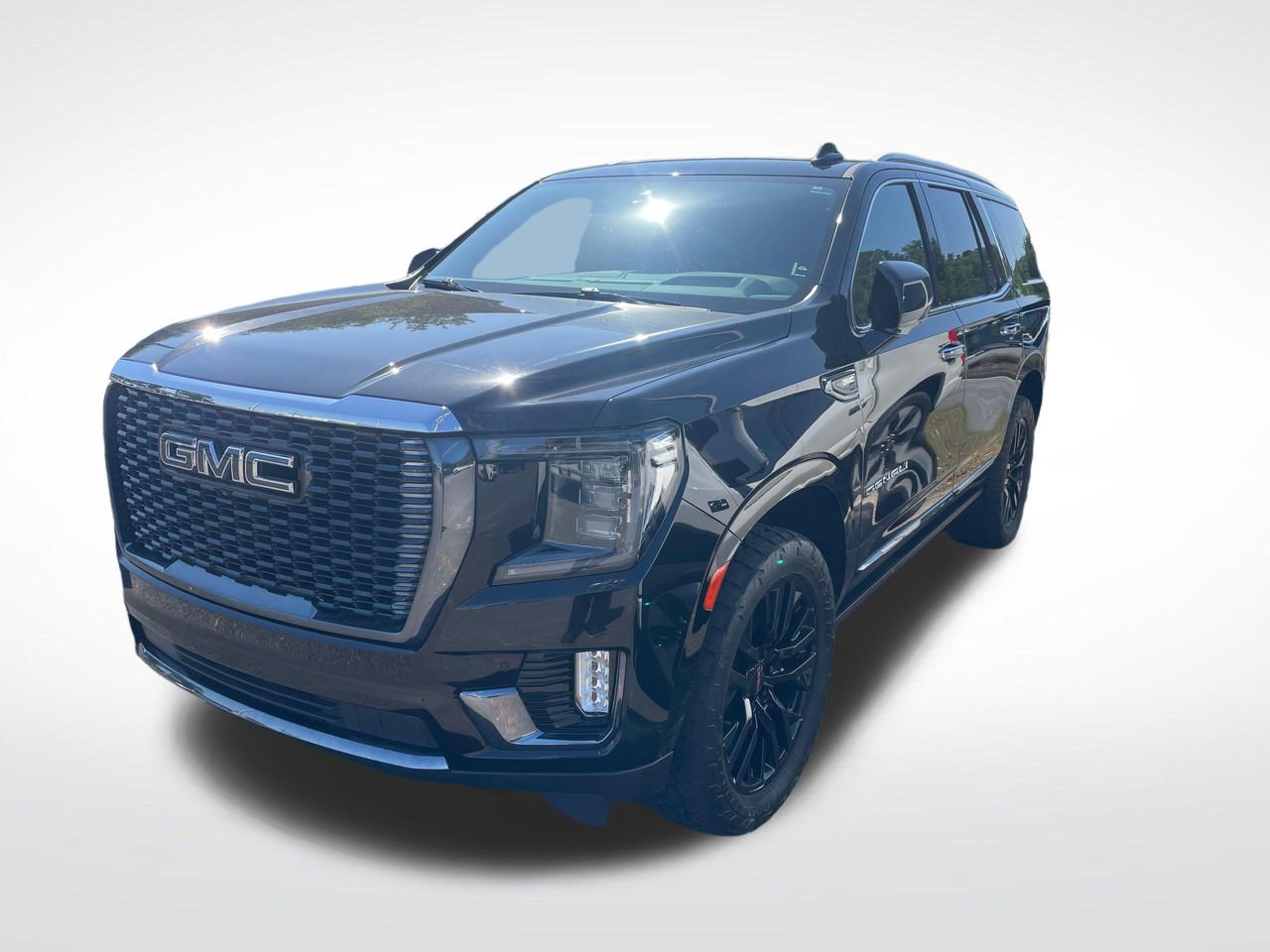 Used 2023 GMC Yukon Denali Ultimate AWD/4WD image 3