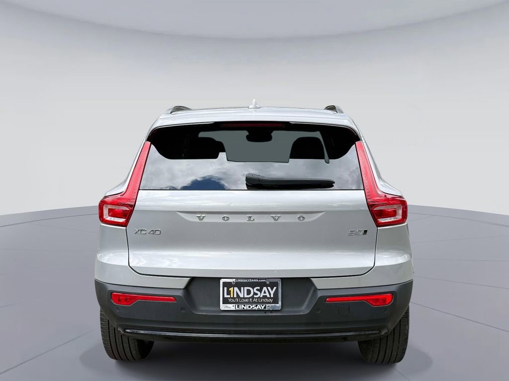 Used 2023 Volvo XC40 B5 Plus w/ Driver Assist Package AWD/4WD image 11