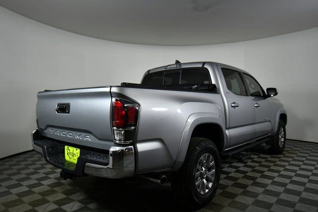 Used 2016 Toyota Tacoma SR5 w/ SR5 Appearance Package (DN) image 11