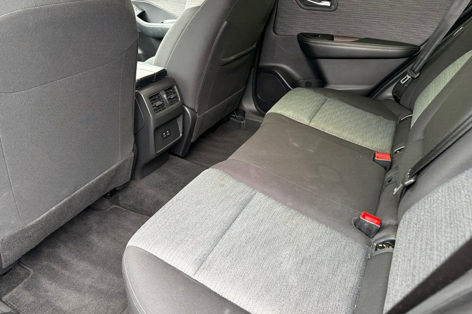 Used 2022 Nissan Rogue SV image 12