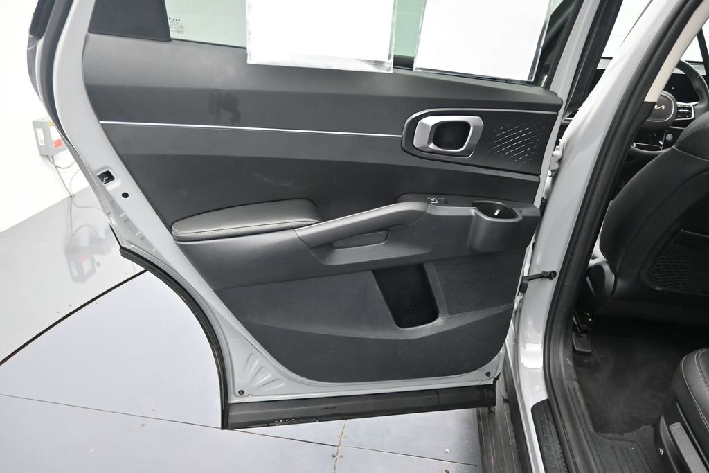 Certified 2024 Kia Sorento S FWD image 17