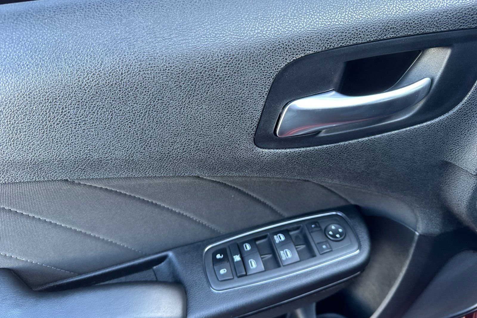 Used 2022 Dodge Charger R/T w/ Harman/Kardon Audio Group image 13