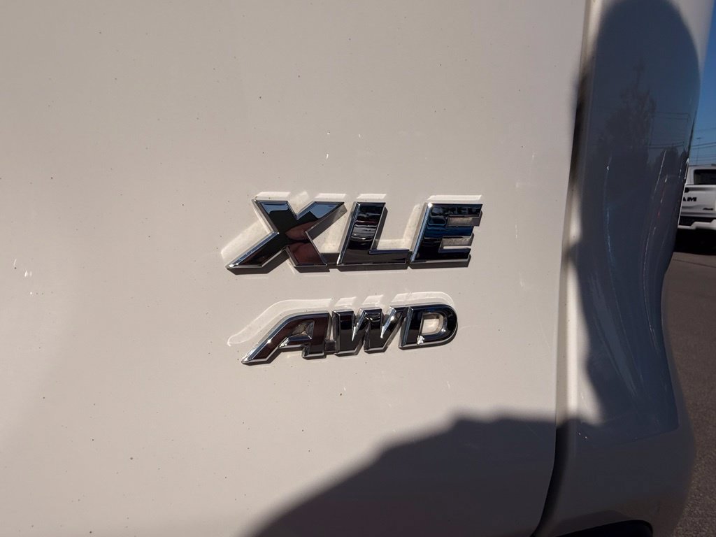 Used 2019 Toyota RAV4 XLE w/ Convenience Package AWD/4WD image 16