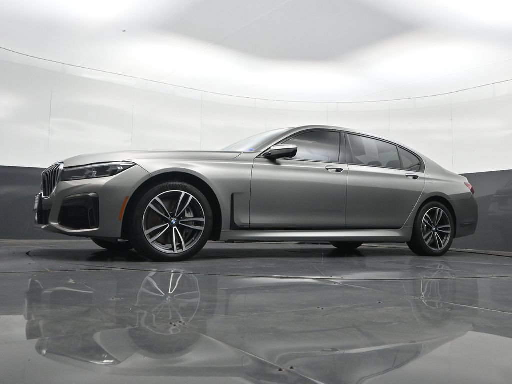 Used 2022 BMW 750i xDrive w/ M Sport Package AWD/4WD image 32
