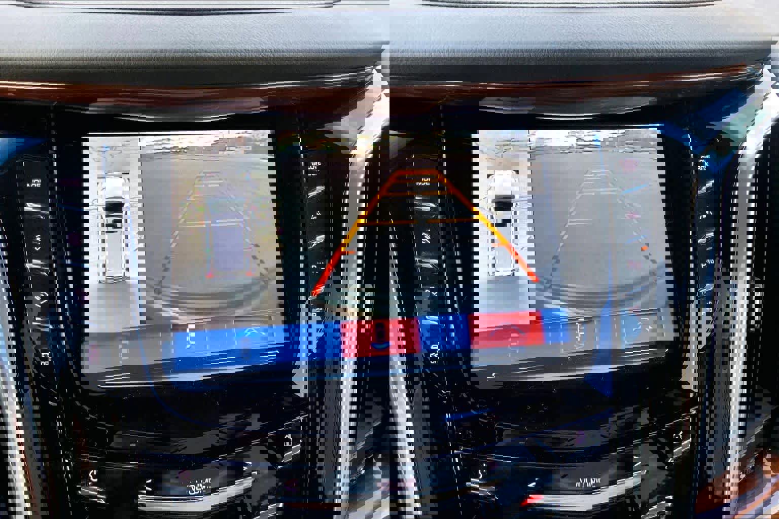 Used 2017 Cadillac Escalade Premium Luxury image 28