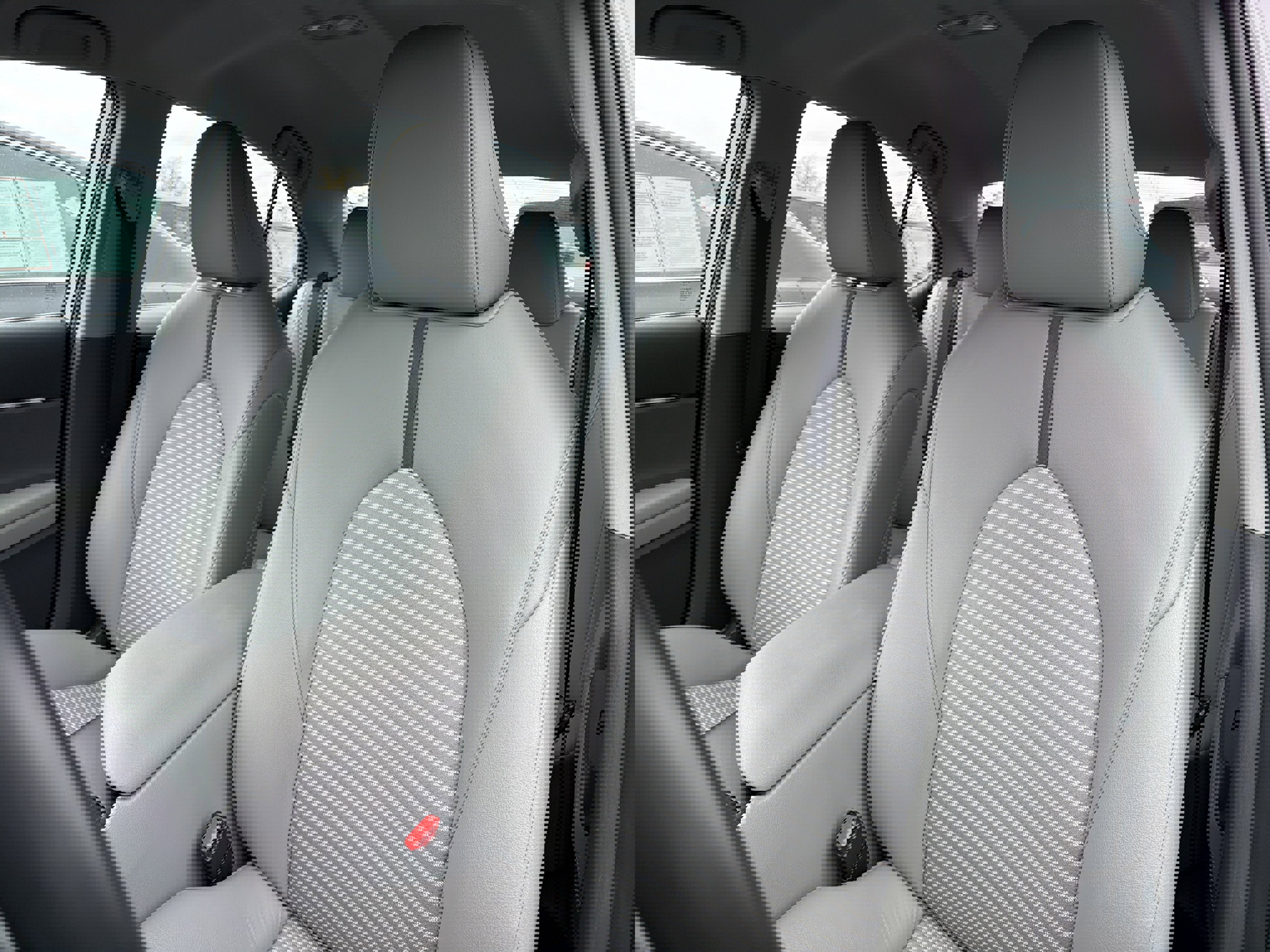 Used 2024 Toyota Camry SE image 9