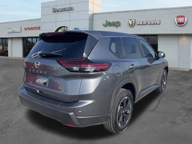 Used 2025 Nissan Rogue SV AWD/4WD image 3