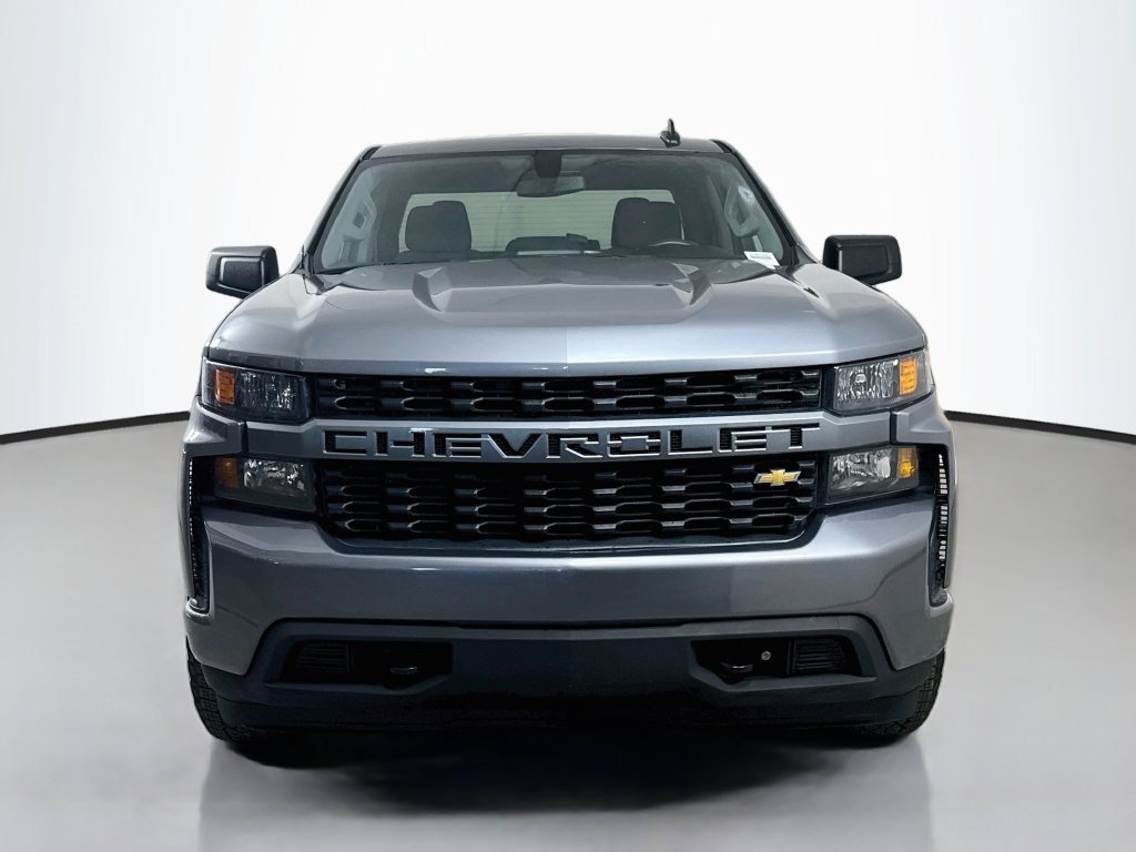 Used 2020 Chevrolet Silverado 1500 Custom w/ Custom Value Package AWD/4WD image 2