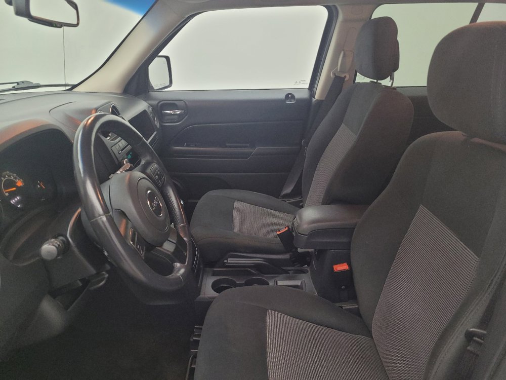 Used 2014 Jeep Patriot Latitude FWD image 17