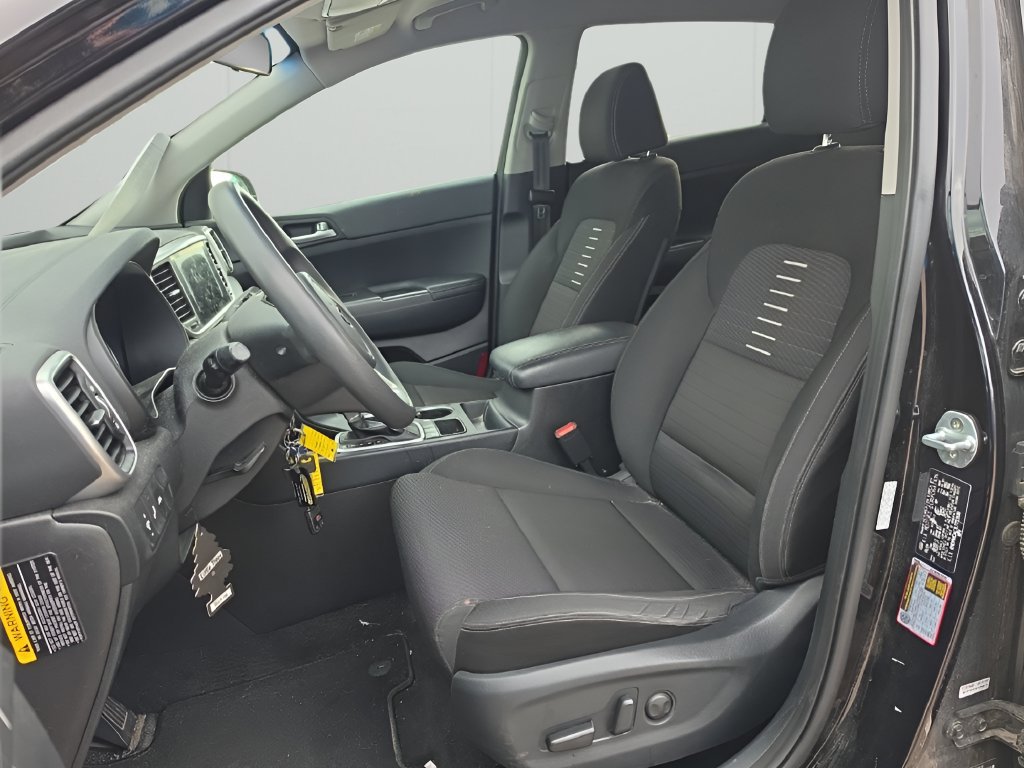 Used 2020 Kia Sportage LX w/ LX Popular Package AWD/4WD image 11