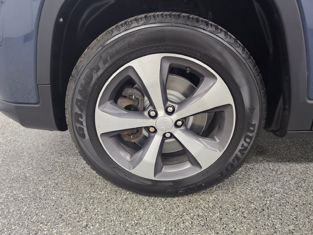 Used 2020 Jeep Cherokee Limited AWD/4WD image 8