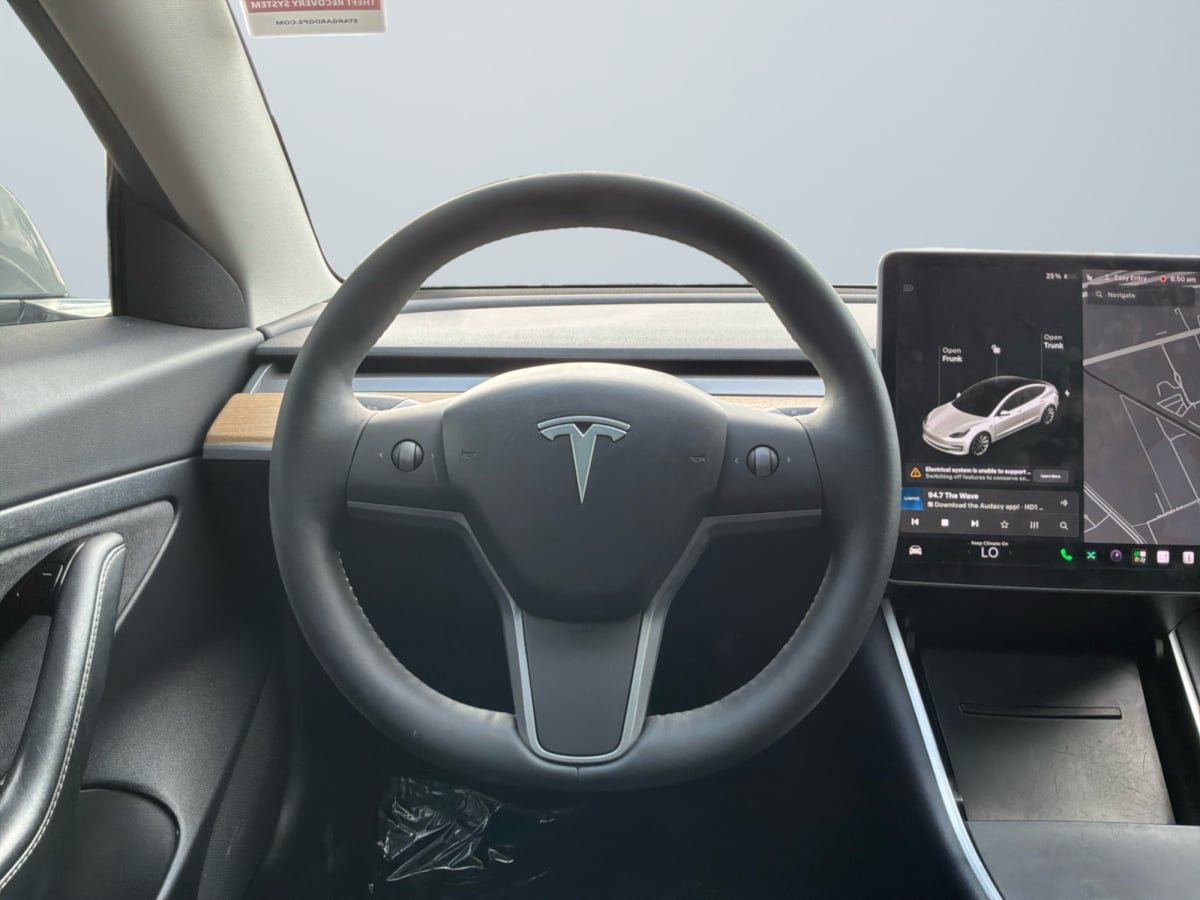 Used 2020 Tesla Model 3 Standard Range RWD image 11