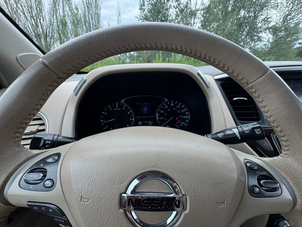 Used 2013 Nissan Pathfinder Platinum w/ Platinum Premium Pkg AWD/4WD image 16