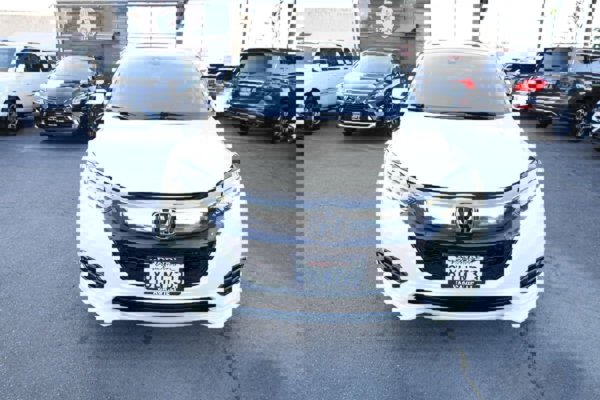 Used 2019 Honda HR-V Touring image 3