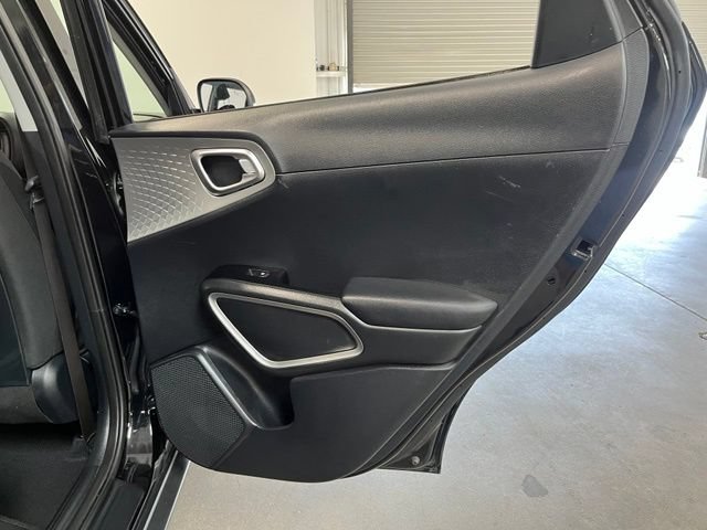 Used 2024 Kia Soul LX w/ Option Group 015 FWD image 16