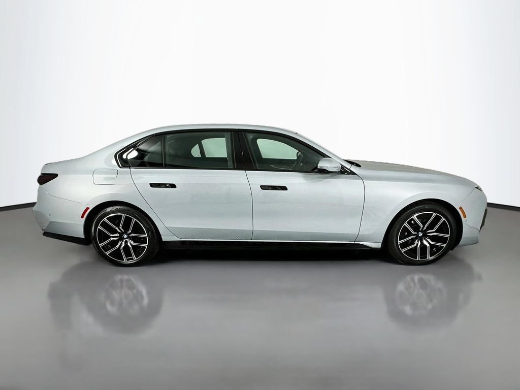 Used 2023 BMW 740i w/ Parking Assistance Package RWD image 8