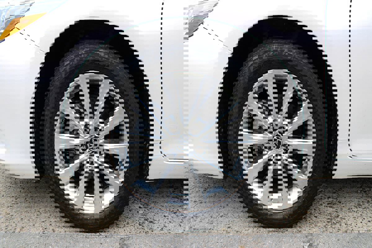 Used 2015 Toyota Camry XLE FWD image 41