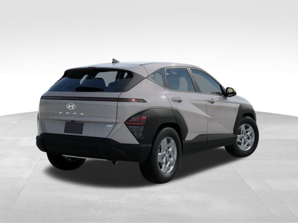 Used 2026 Hyundai Kona SE image 4