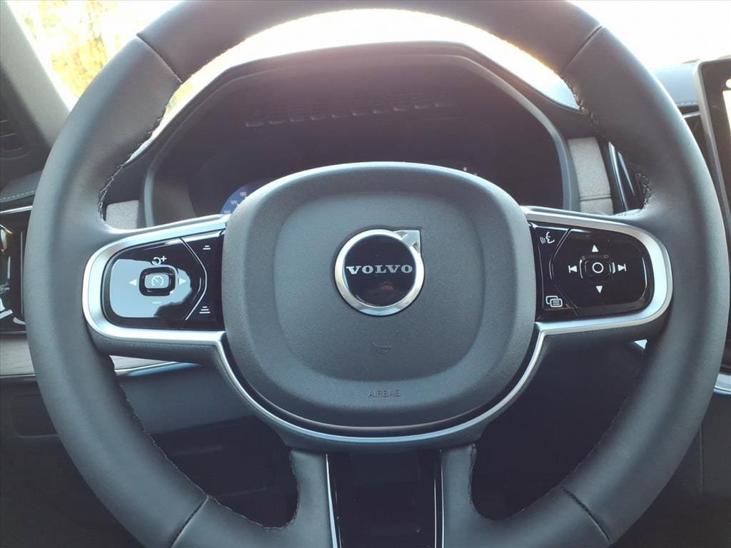 New 2026 Volvo XC90 B6 Plus w/ Protection Package Premier AWD/4WD image 21