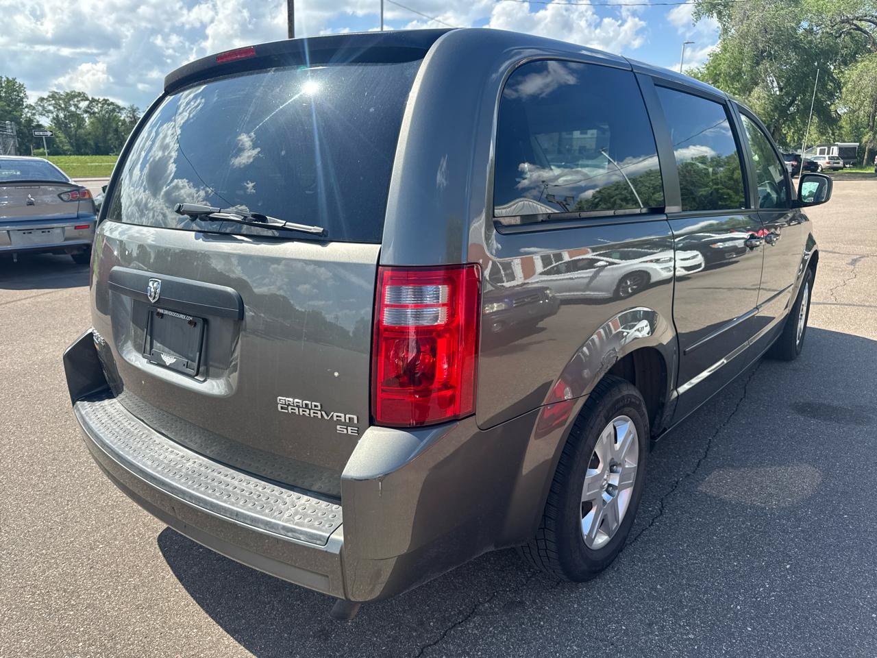 Used 2010 Dodge Grand Caravan SE FWD image 5