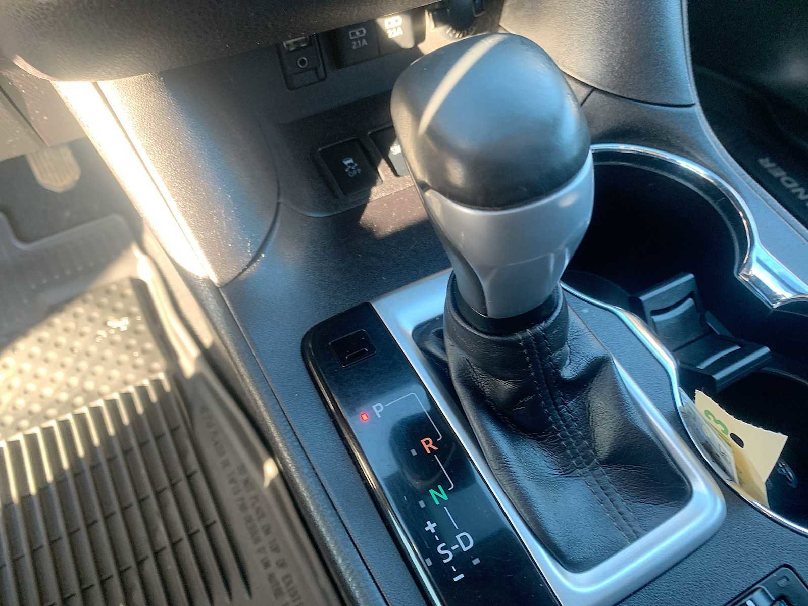 Used 2017 Toyota Highlander Limited image 15