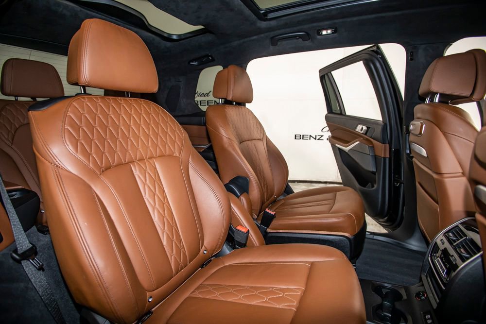 Used 2025 BMW X7 M60i AWD/4WD image 19