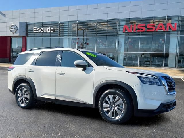 Used 2025 Nissan Pathfinder SV