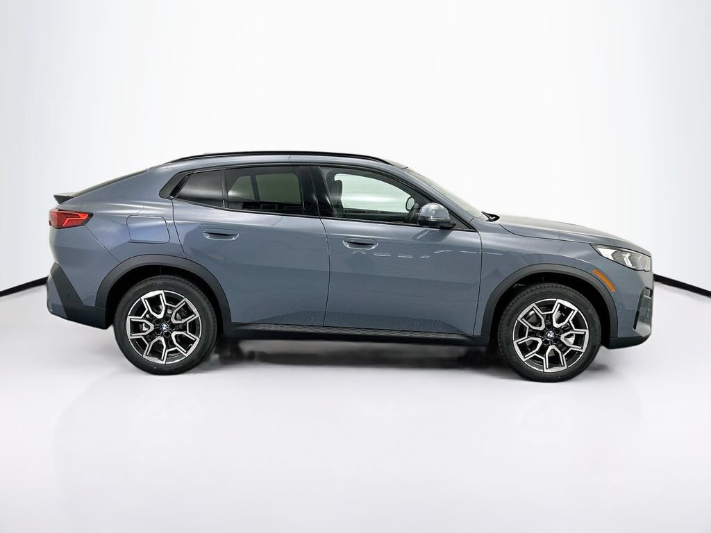 Certified 2026 BMW X2 xDrive28i w/ Technology Package AWD/4WD image 4