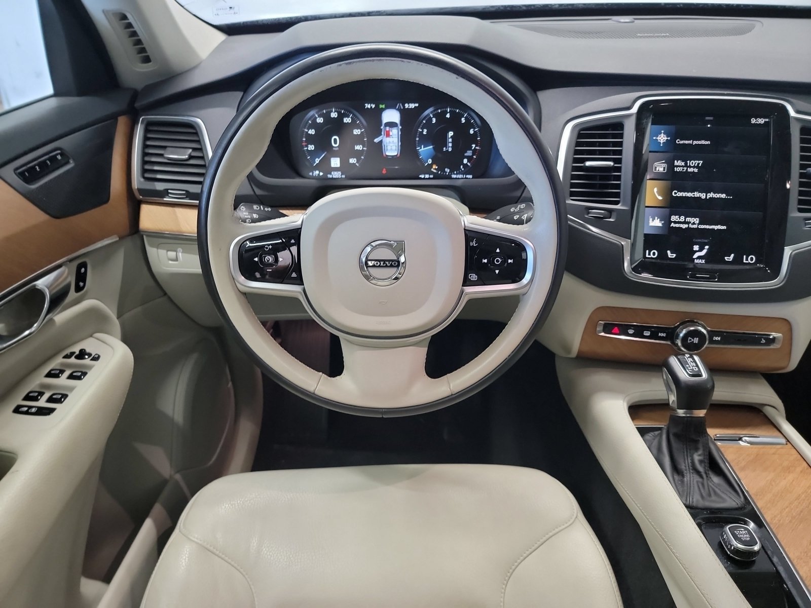 Used 2022 Volvo XC90 T6 Momentum w/ Climate Package AWD/4WD image 16