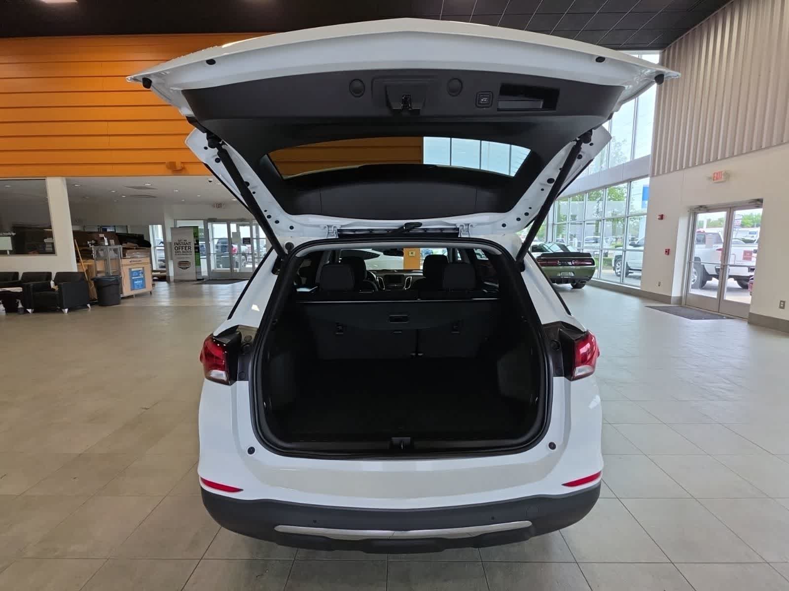 Used 2023 Chevrolet Equinox LT FWD image 30