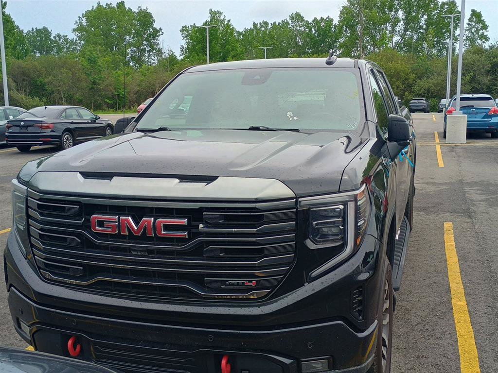 Used 2023 GMC Sierra 1500 AT4 AWD/4WD image 2