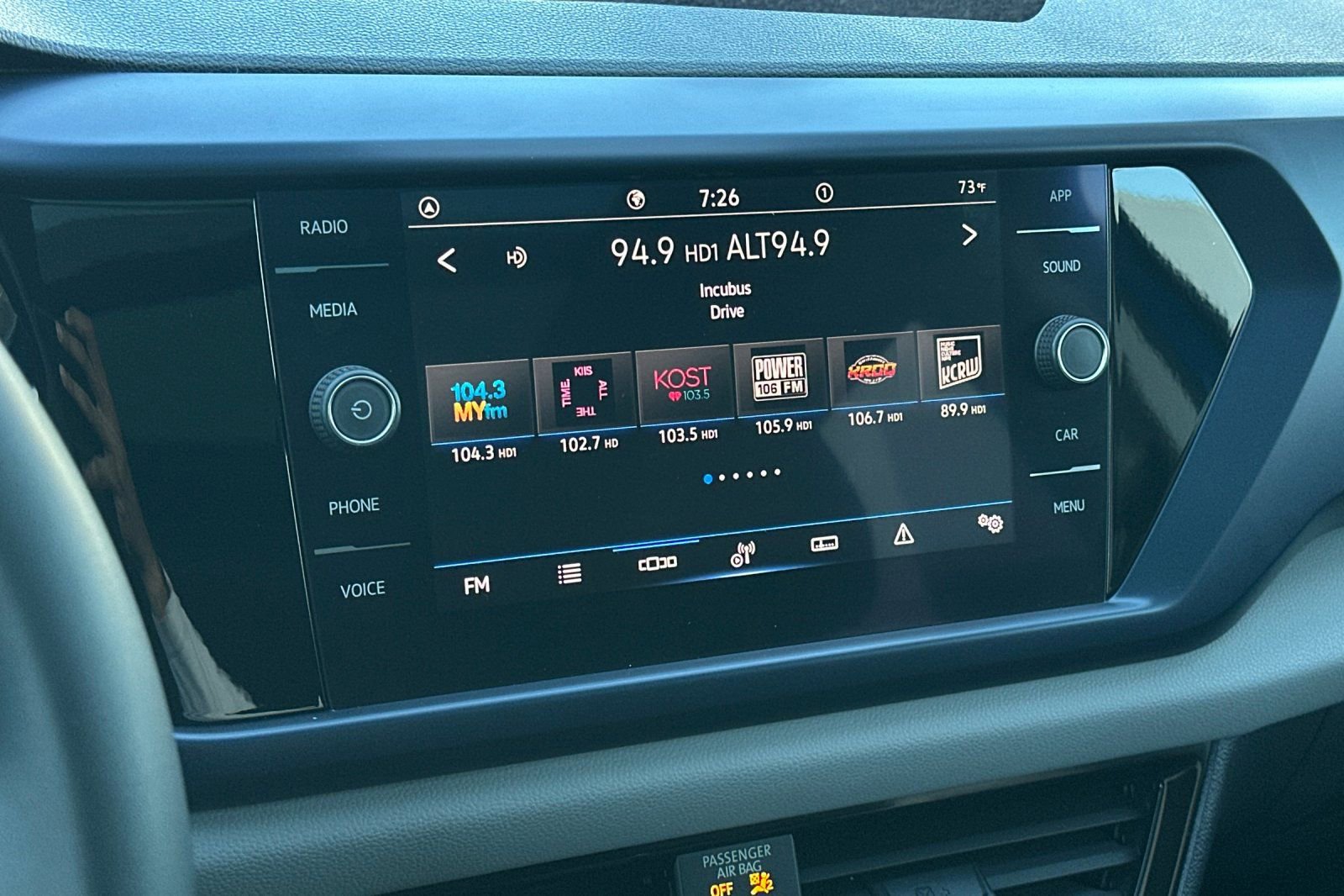 Used 2022 Volkswagen Taos SE w/ Panoramic Sunroof Package image 18