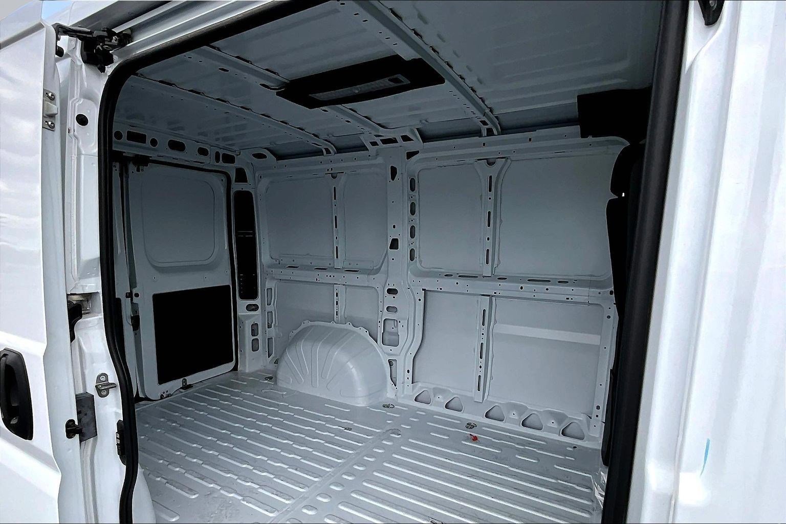 New 2026 RAM ProMaster 1500 w/ Convenience Group FWD image 11