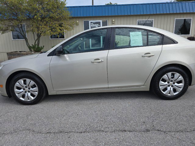 Used 2014 Chevrolet Cruze LS image 6