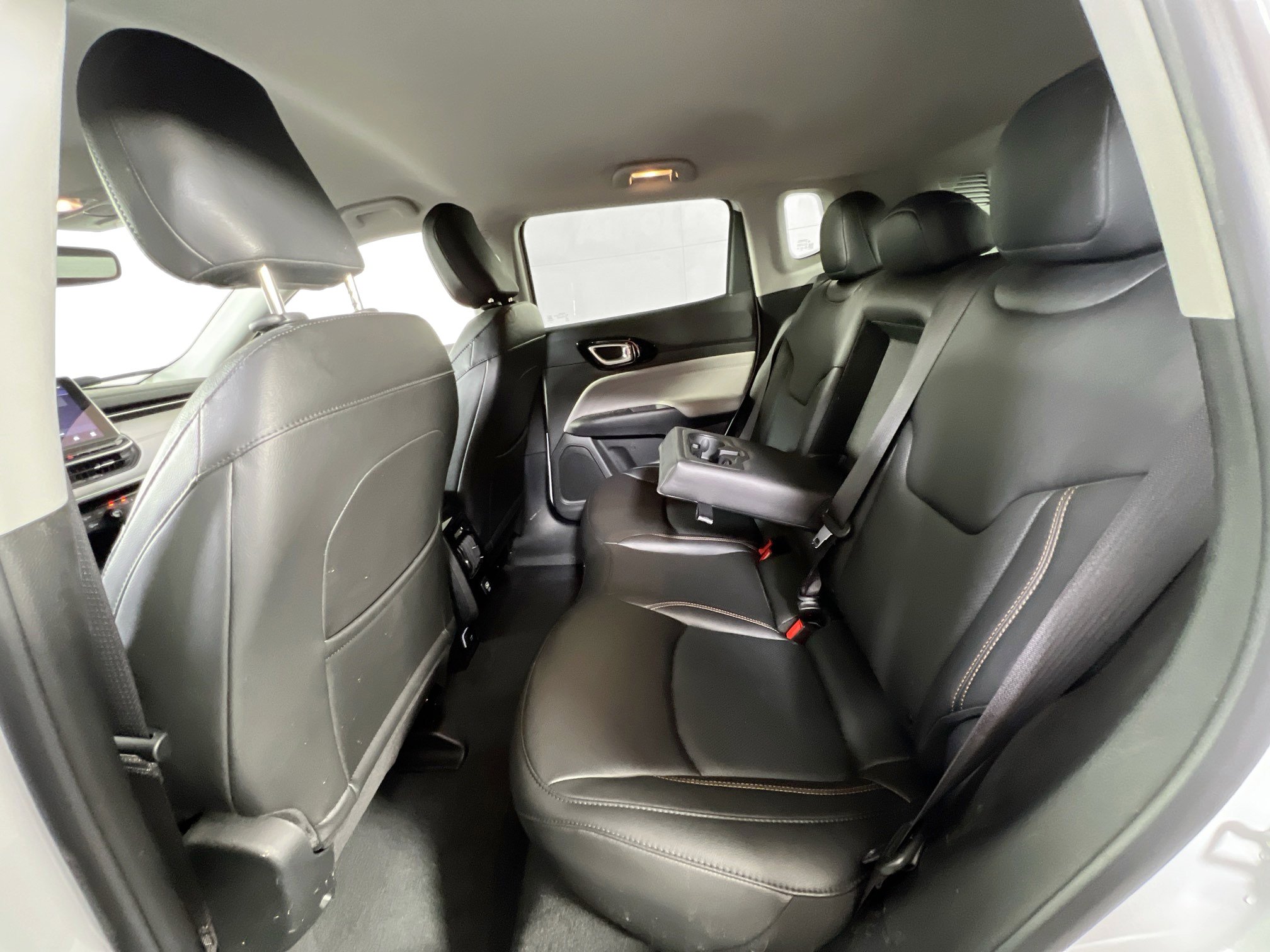 Used 2022 Jeep Compass Limited image 23